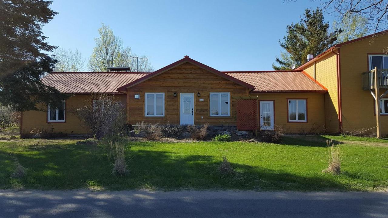 Auberge Ma Maison Sainte-Melanie Exterior foto